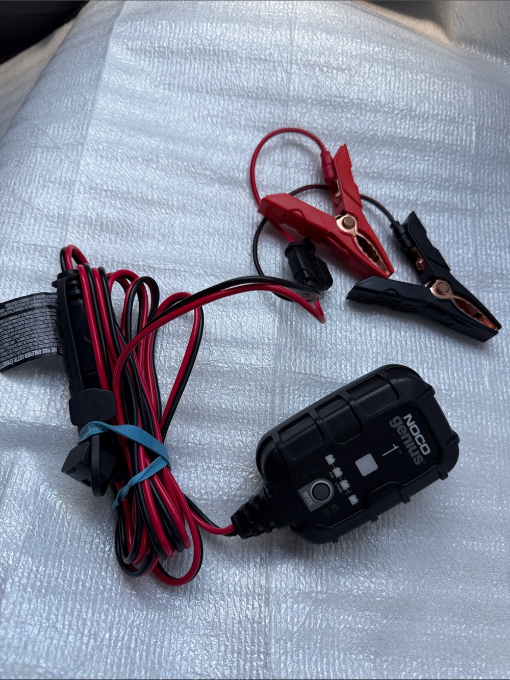 Genius Black and Red Battery Charger/Trickle Charger